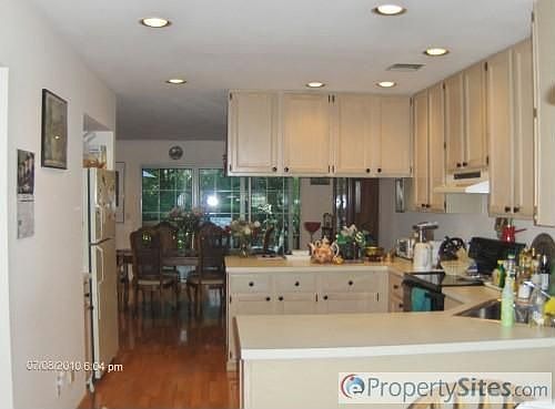 5th image of 5 Turnberry Ct