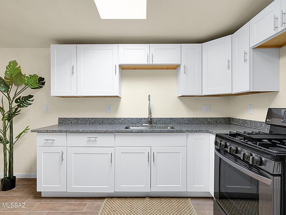 3rd image of 1041 W Ebner Pl