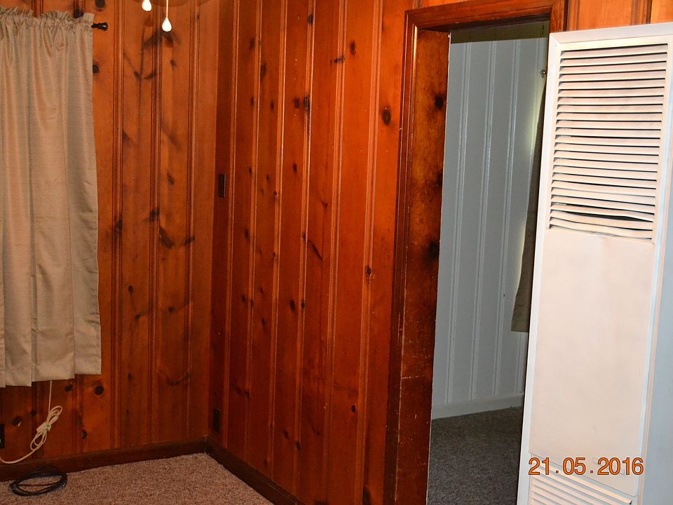 2nd image of 302 Bonnie Ln