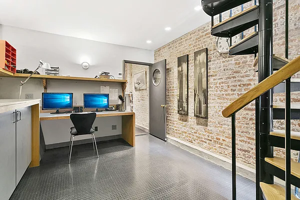 Sold by Compass | media 21