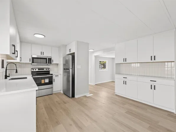 6220 17th Ave SE #216, Calgary, AB T2A 0W6