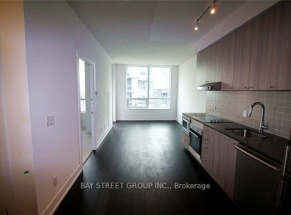2nd image of 7 Kenaston Gdns #607