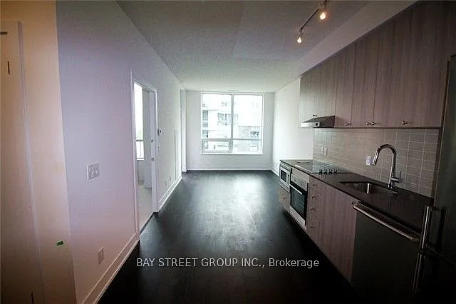 Building Photo - 7 Kenaston Gdns #607