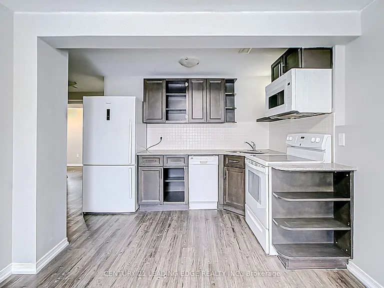 55 McCrimmon Cres #LOWER — Photo 5