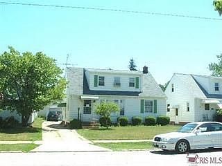 2nd image of 769 E 249th St