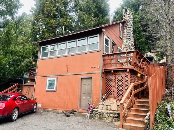 23083 Hemlock Ln, Crestline, CA 92325