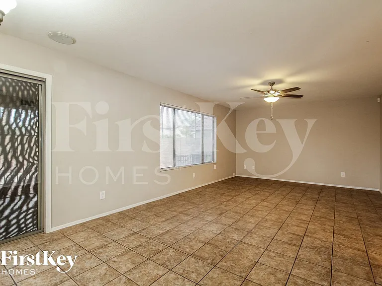 15886 W Statler St — Photo 11