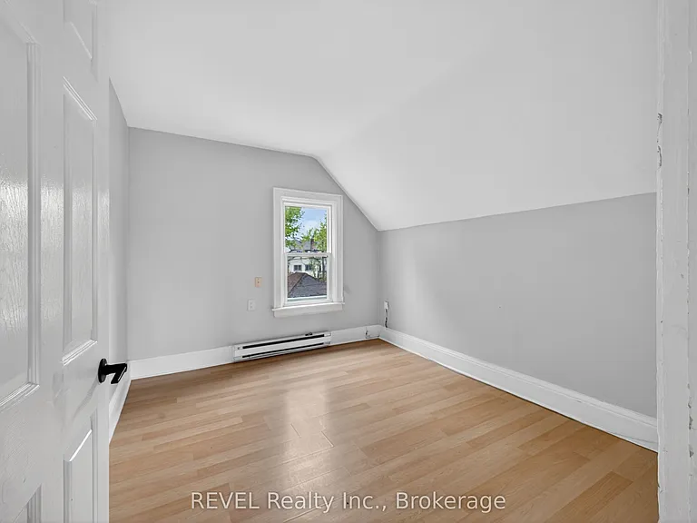 228 Dufferin St #2 — Photo 7