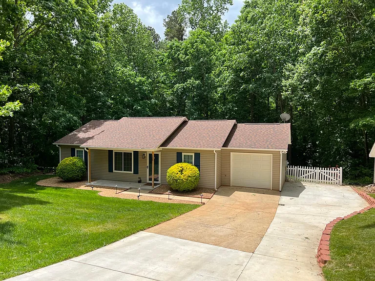 158 Creek View Rd — Photo 3