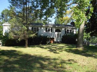 4343 Buckingham Dr, Schenectady, NY 12309