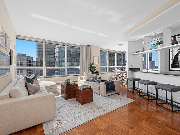5th image of 150 Columbus Ave APT 27A