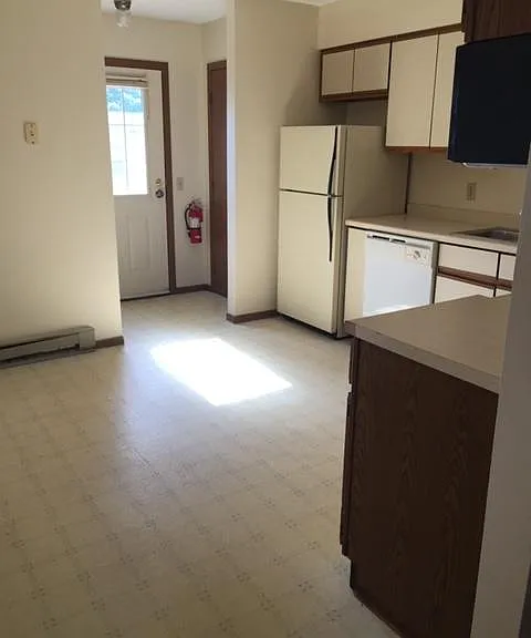 1815 3rd St E — Photo 2