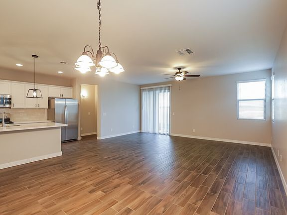 5th image of 26420 N 122nd Ln