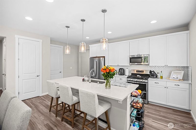 4th image of 6684 Skipper Lane SE