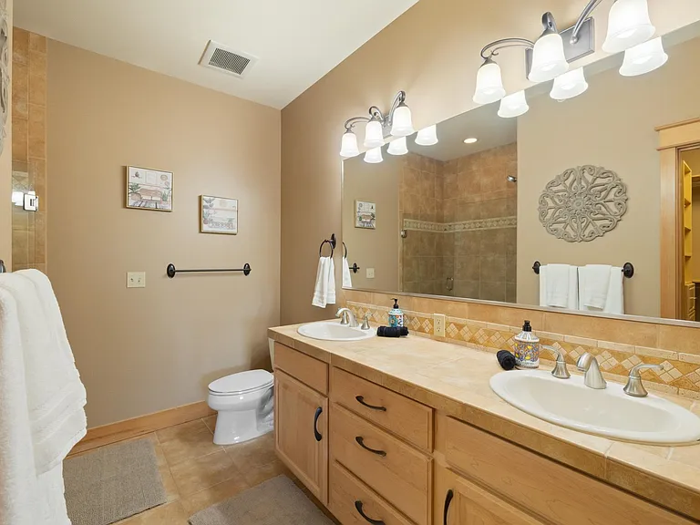 2051 N Main St #311 — Photo 9