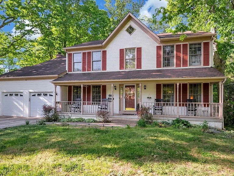 58 Baldwin Dr — Photo 2