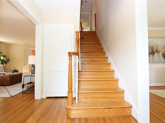 2nd image of 3805 Monument Ave