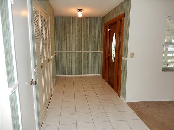 3rd image of 6918 Chaucer Ln