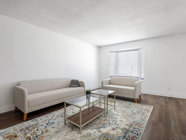 45 Roughley St #UPPER — Photo 10