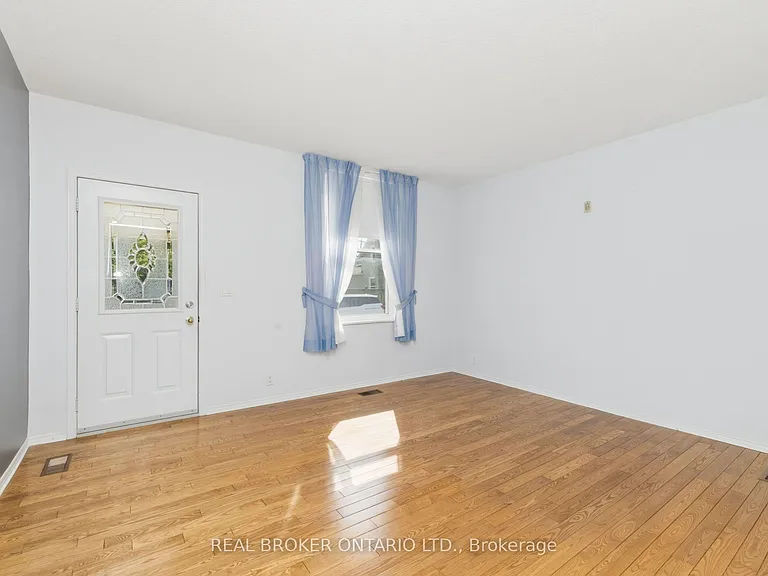 33 Victoria St — Photo 4