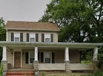 4 bed, 1926 sqft, $2,500 — Photo 2
