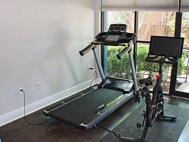 4414 Cedar Springs Rd #121 — Photo 32