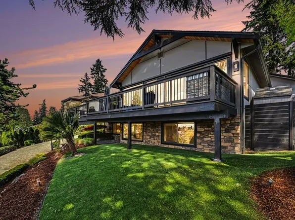 9544 Lake Washington Blvd NE, Bellevue, WA 98004