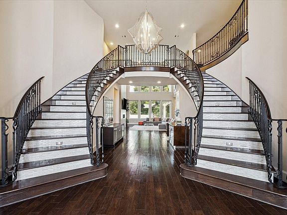 3rd image of 79 Amber Hollow Ct