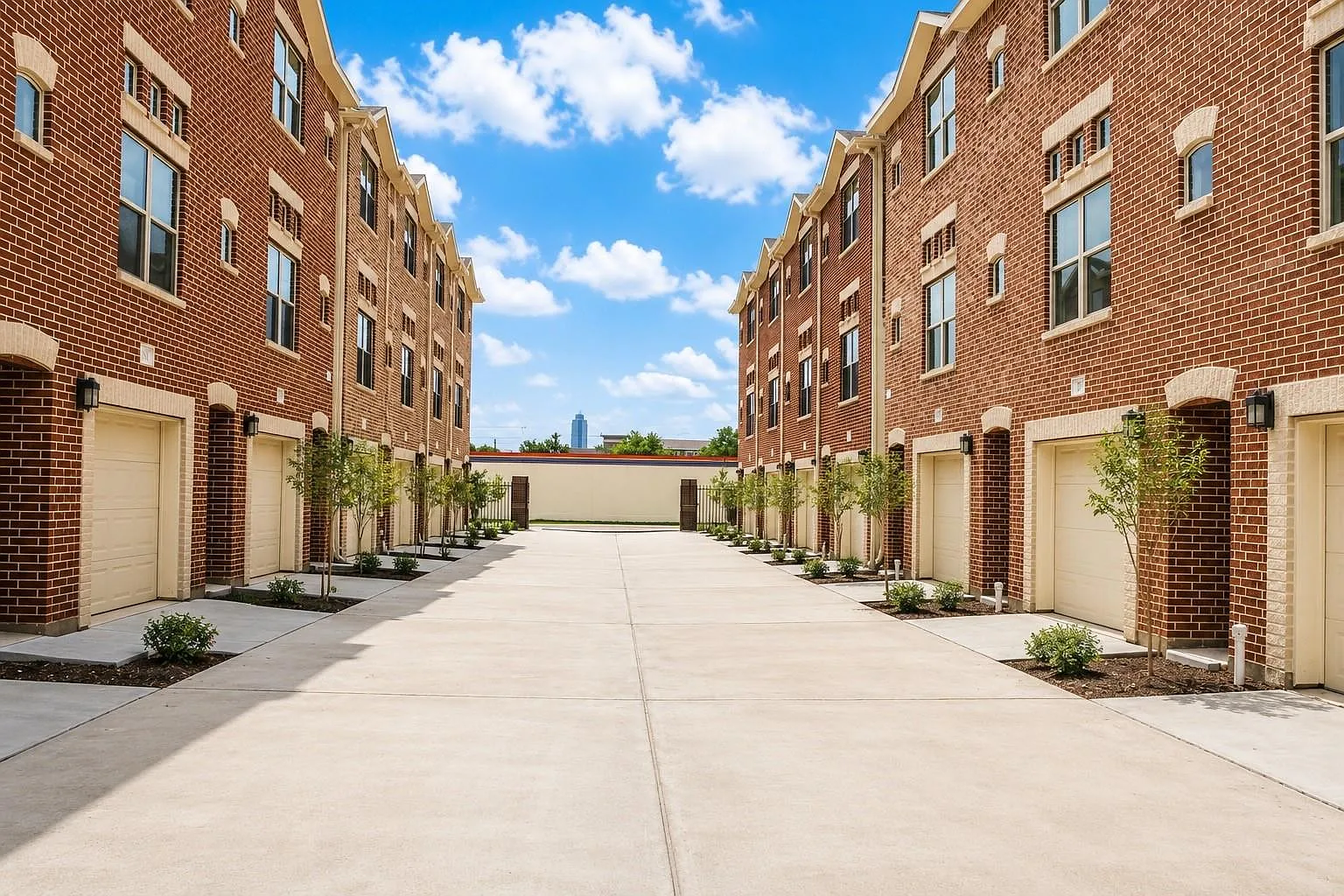 2 bed, 2.0 bath, 1501 sqft, $1,900 — Photo 3