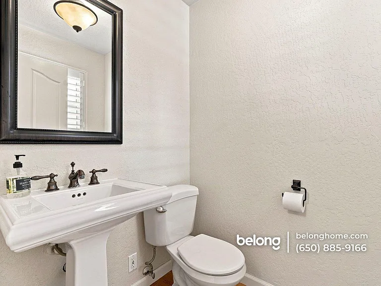 812 Isbel Ct — Photo 9