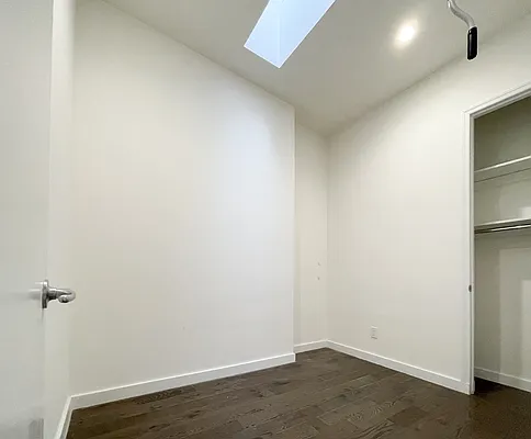 Rented by Kahen Properties | media 14