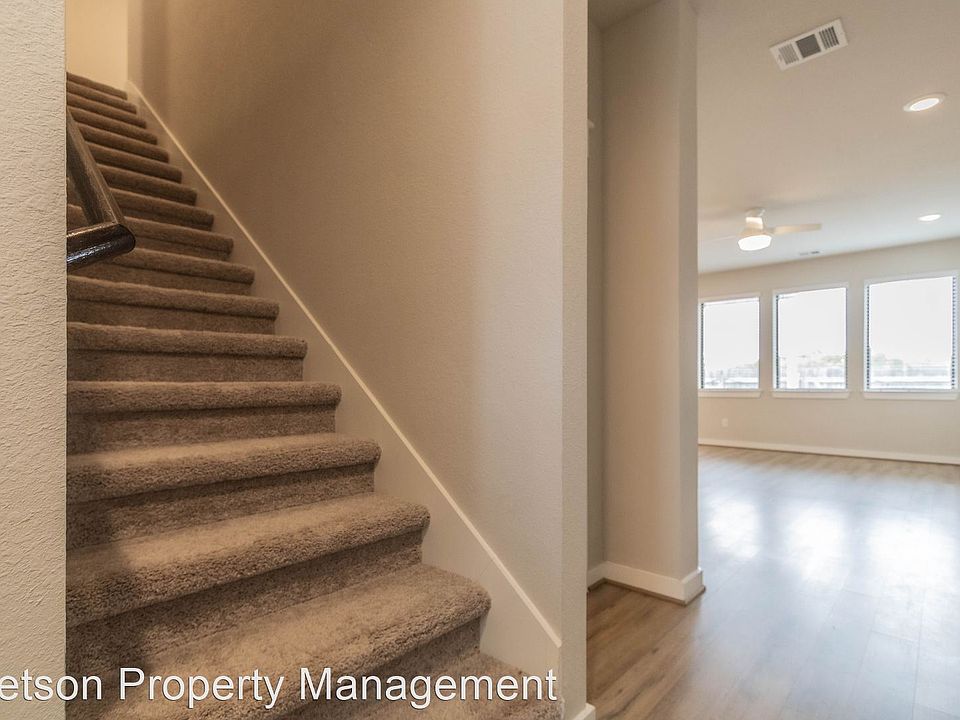 1st image of 417 Fieldwood Dr Unit B