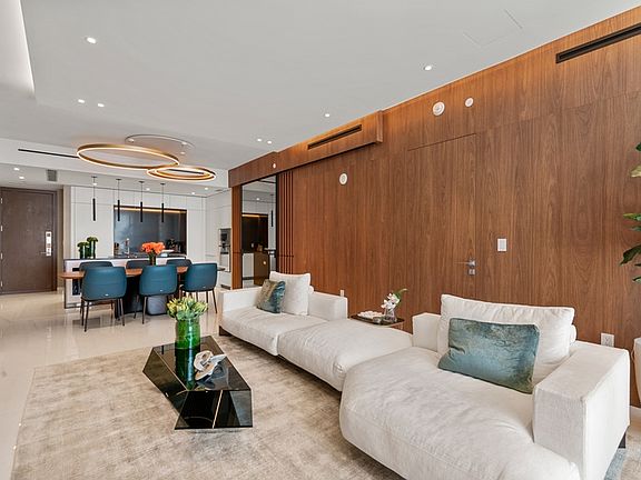 4th image of 300 Biscayne Boulevard Way #4005