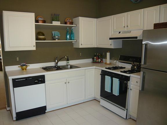 3rd image of 15705 Lansdale Pl