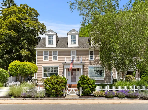 452 Main St #B, Amesbury, MA 01913