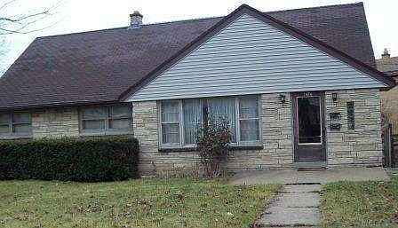 2nd image of 7476 W Beckett Ave