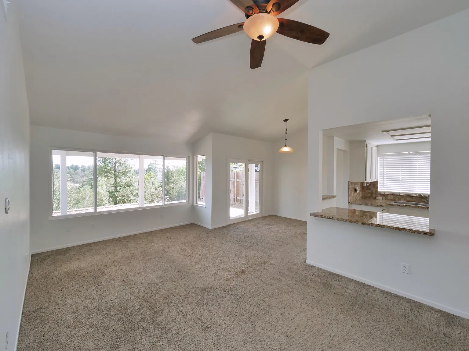 3 bed, 1246 sqft, $2,950 — Photo 4