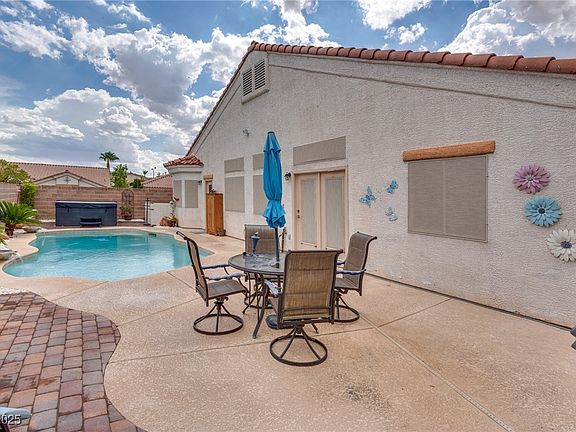 5th image of 10662 Cosenza Ln