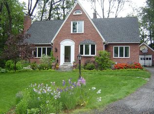 27 Russell Rd, Longmeadow, MA 01106