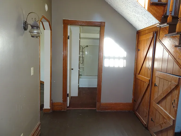 108 Center St — Photo 7