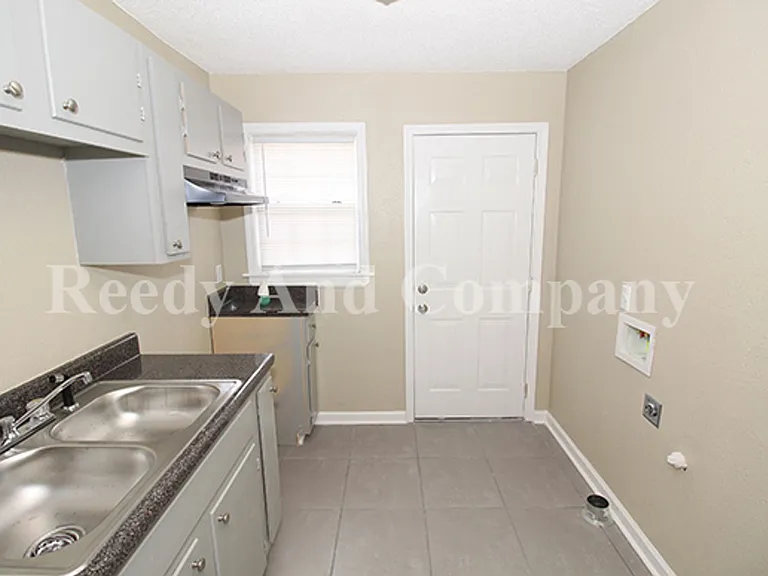 91 Eastview Dr — Photo 7