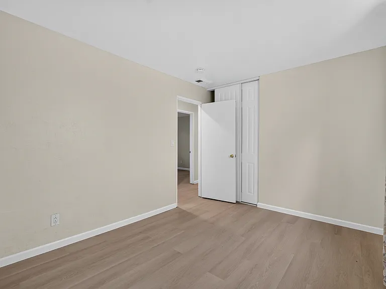 192 S Bernardo Ave — Photo 17