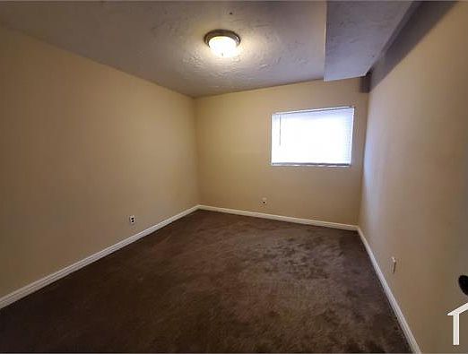 3rd image of 3779 S Oxford Way