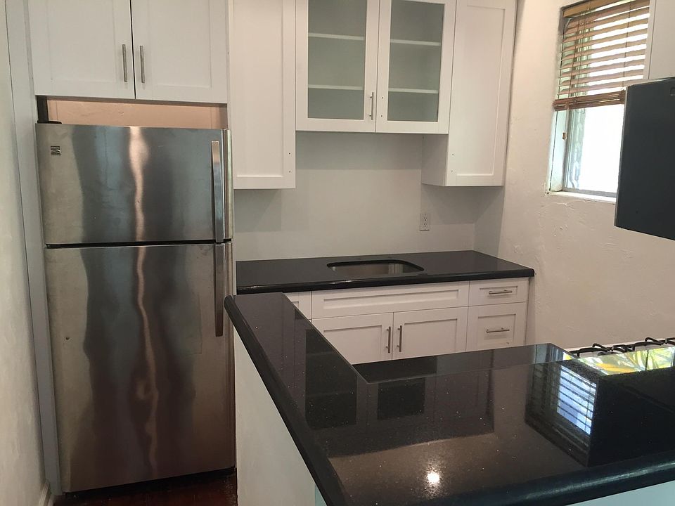 1st image of 760 Jefferson Ave APT 4