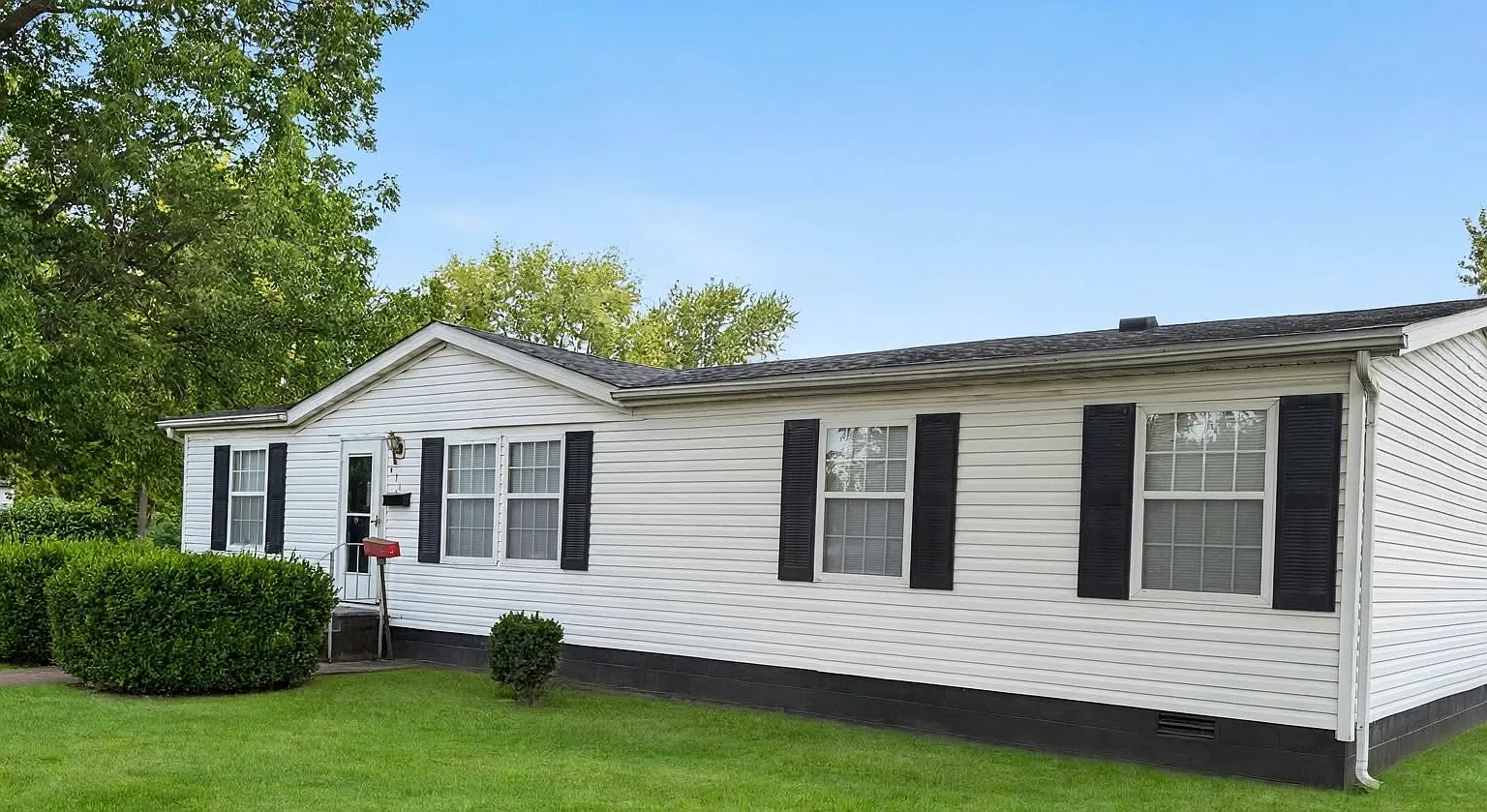 3 bed, 1372 sqft, $1,400 — Photo 1