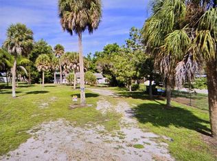 1490 Homestead Dr, Englewood, FL 34223