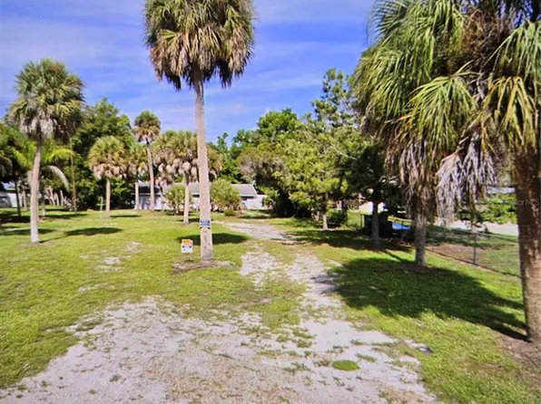 1490 Homestead Dr, Englewood, FL 34223