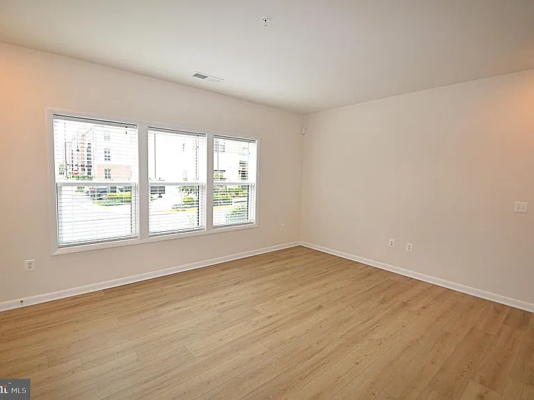 20508 Milbridge Ter — Photo 7