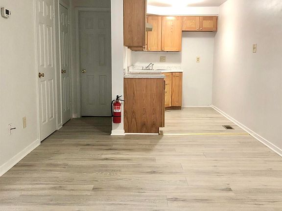 3rd image of 35 Theresa Ct #35