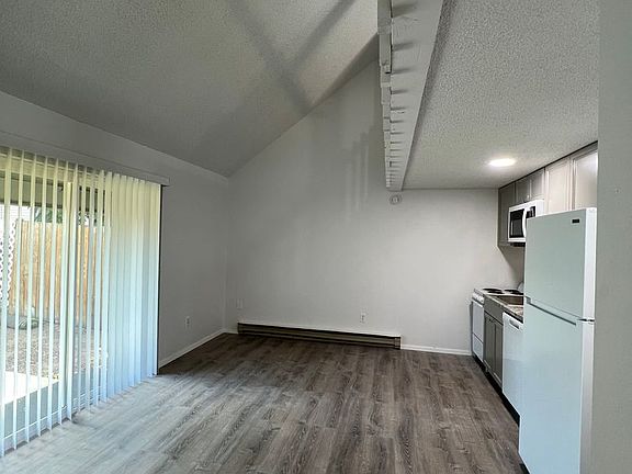 4th image of 1812 W Boone Ave #4